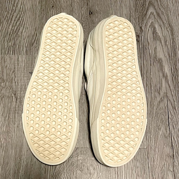 Vans x Aritzia leather Classic Slip-On 98 DX - Off White - Picture 9 of 11
